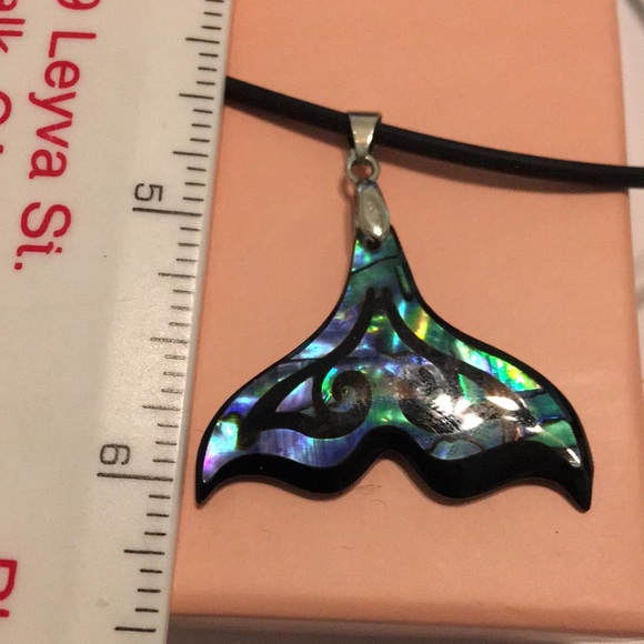 Shark Tail Shell choker - Picture 4 of 5